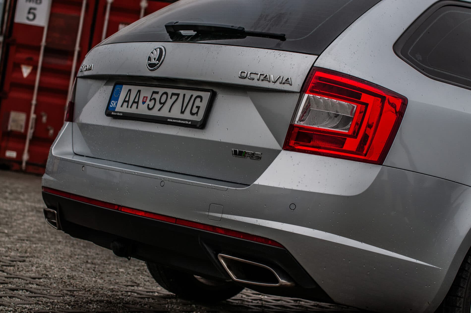 2015 Skoda Octavia RS, stříbrná kombi, 240 701 km