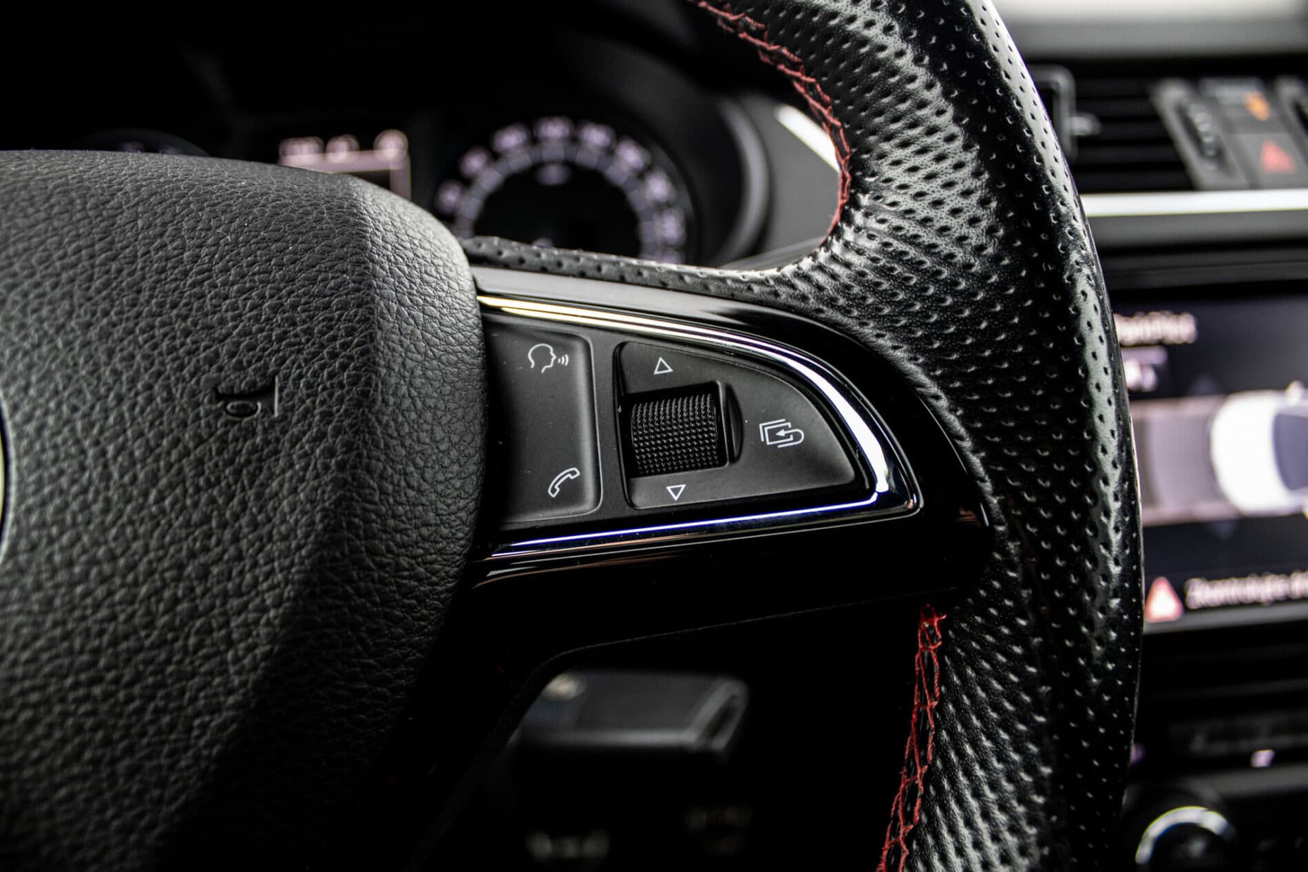 2015 Skoda Octavia RS, stříbrná kombi, 240 701 km
