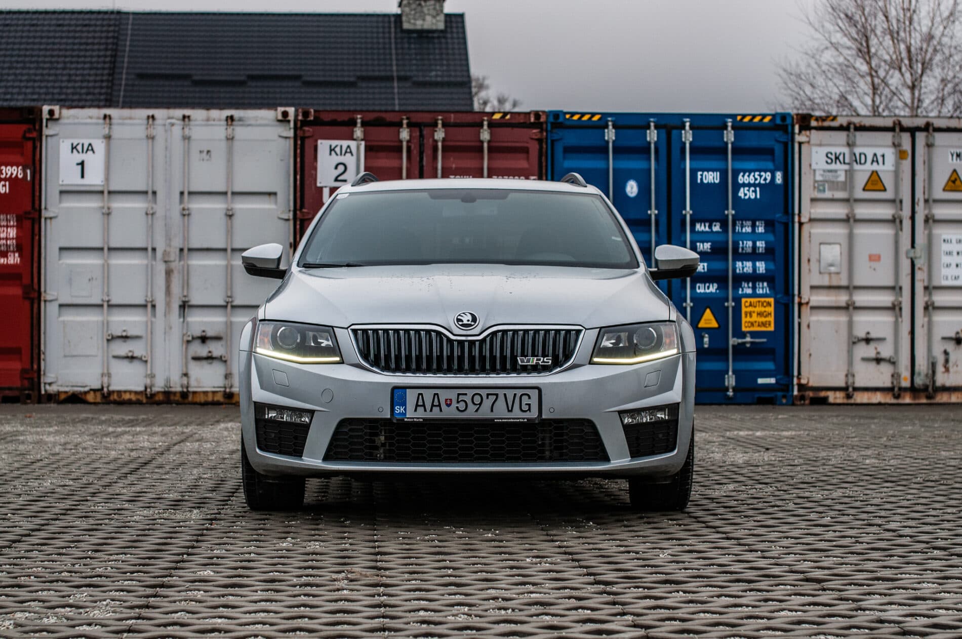 2015 Skoda Octavia RS, stříbrná kombi, 240 701 km