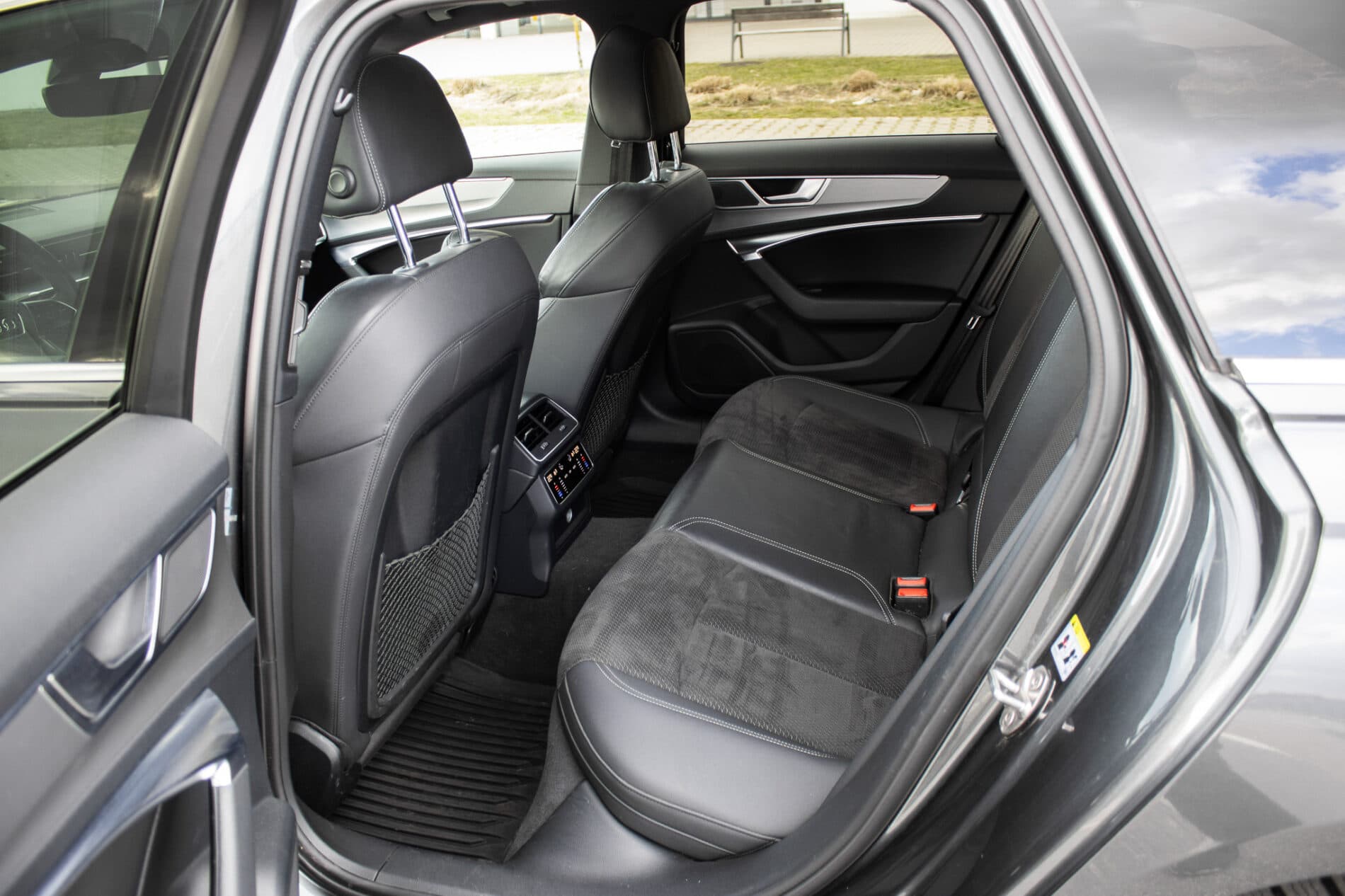 2020 AUDI A6, šedá kombi, 112 831 km