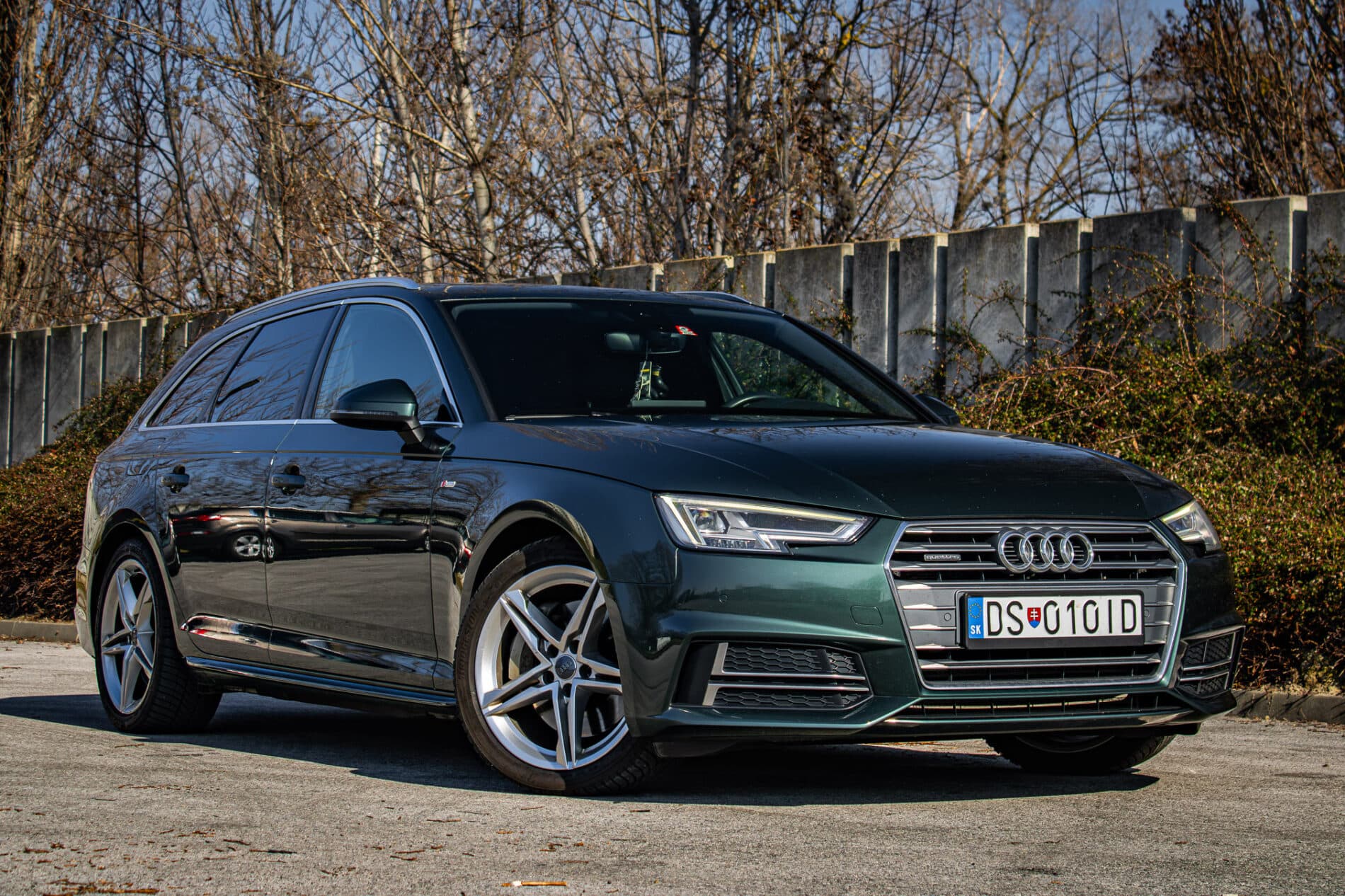 2017 AUDI A4, zelená kombi, 301 102 km