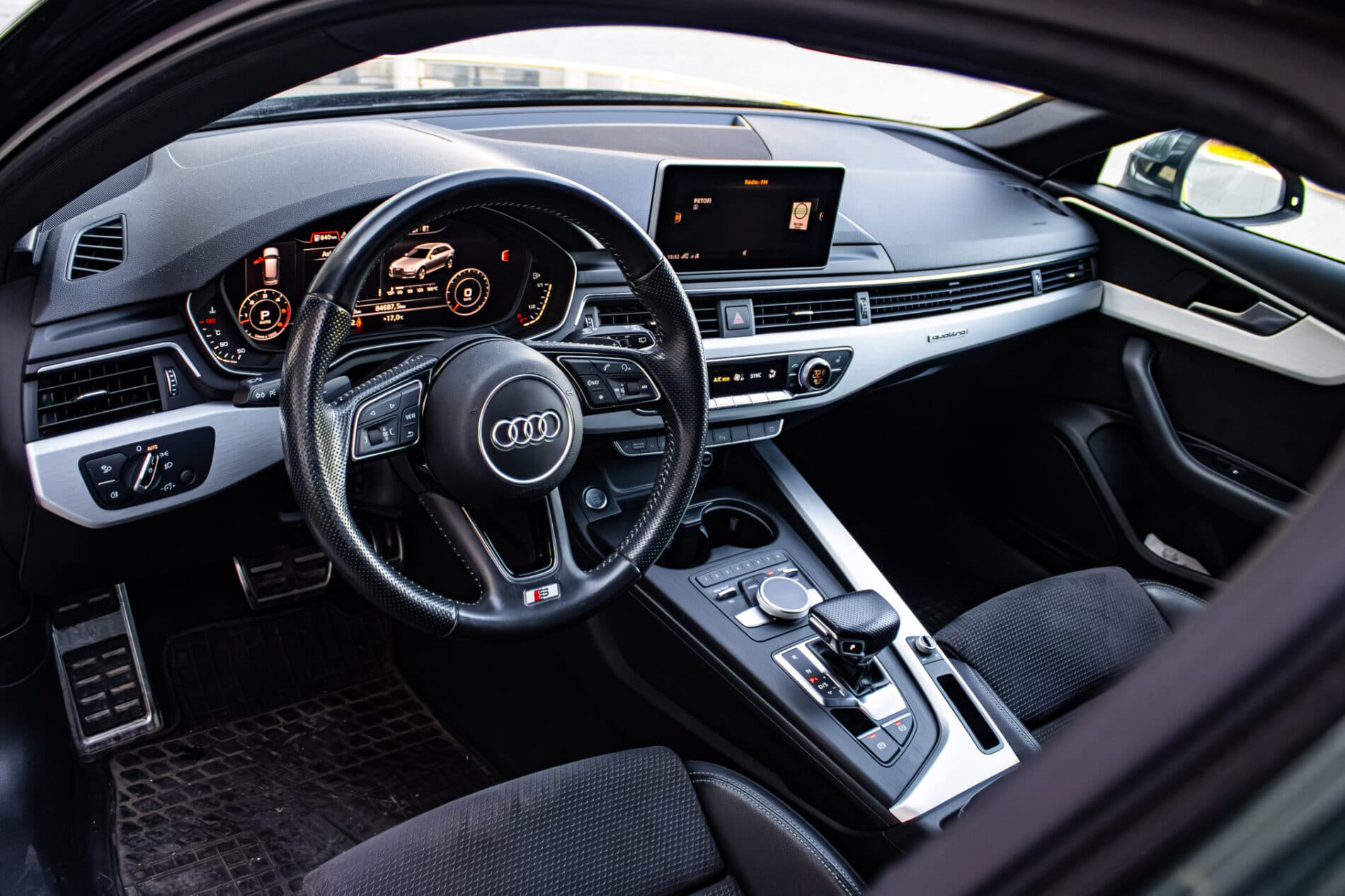 2017 AUDI A4, zelená kombi, 301 102 km