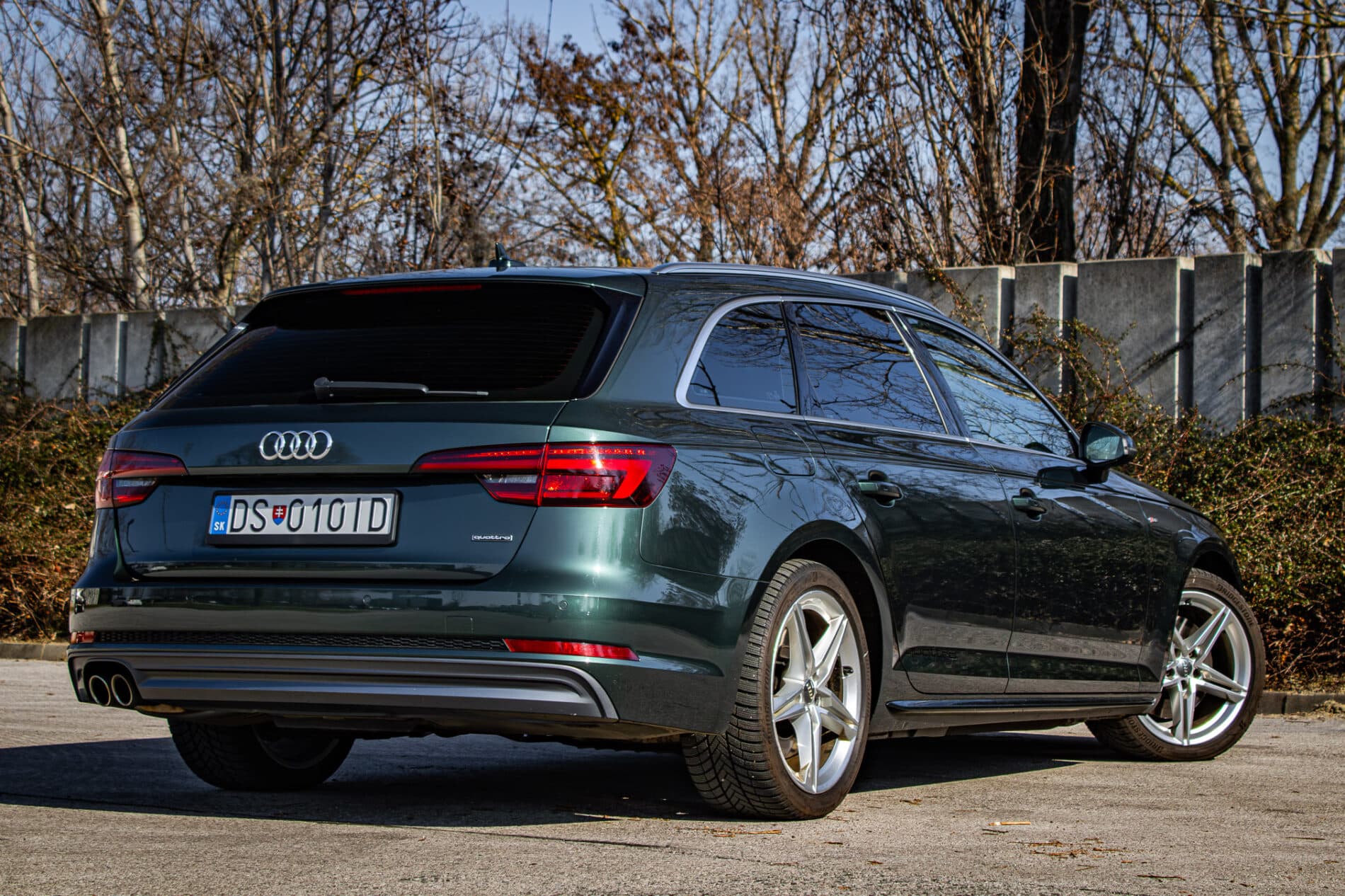 2017 AUDI A4, zelená kombi, 301 102 km
