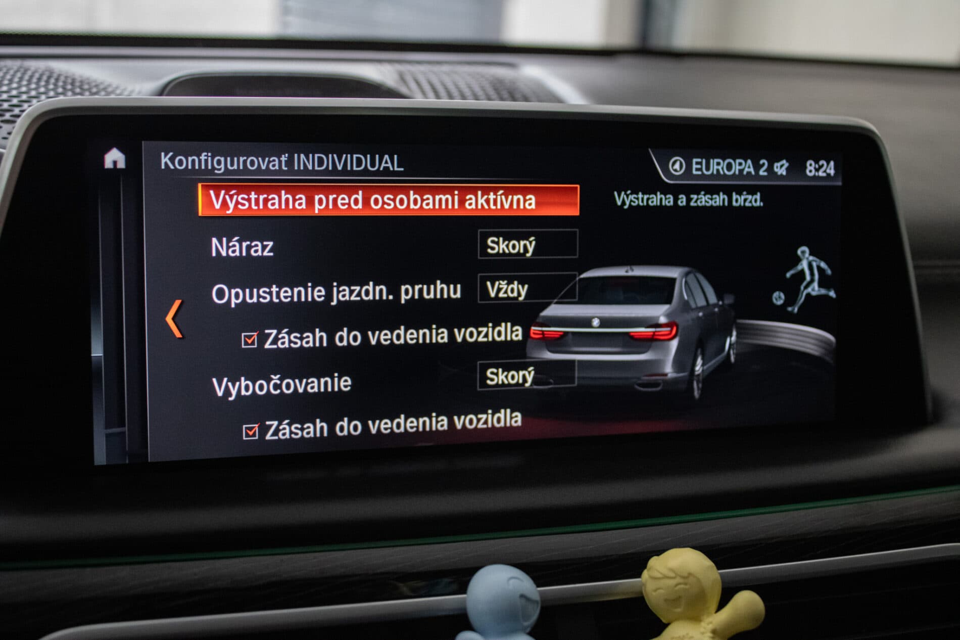 2018 BMW 740d, bílá sedan, 208 000 km