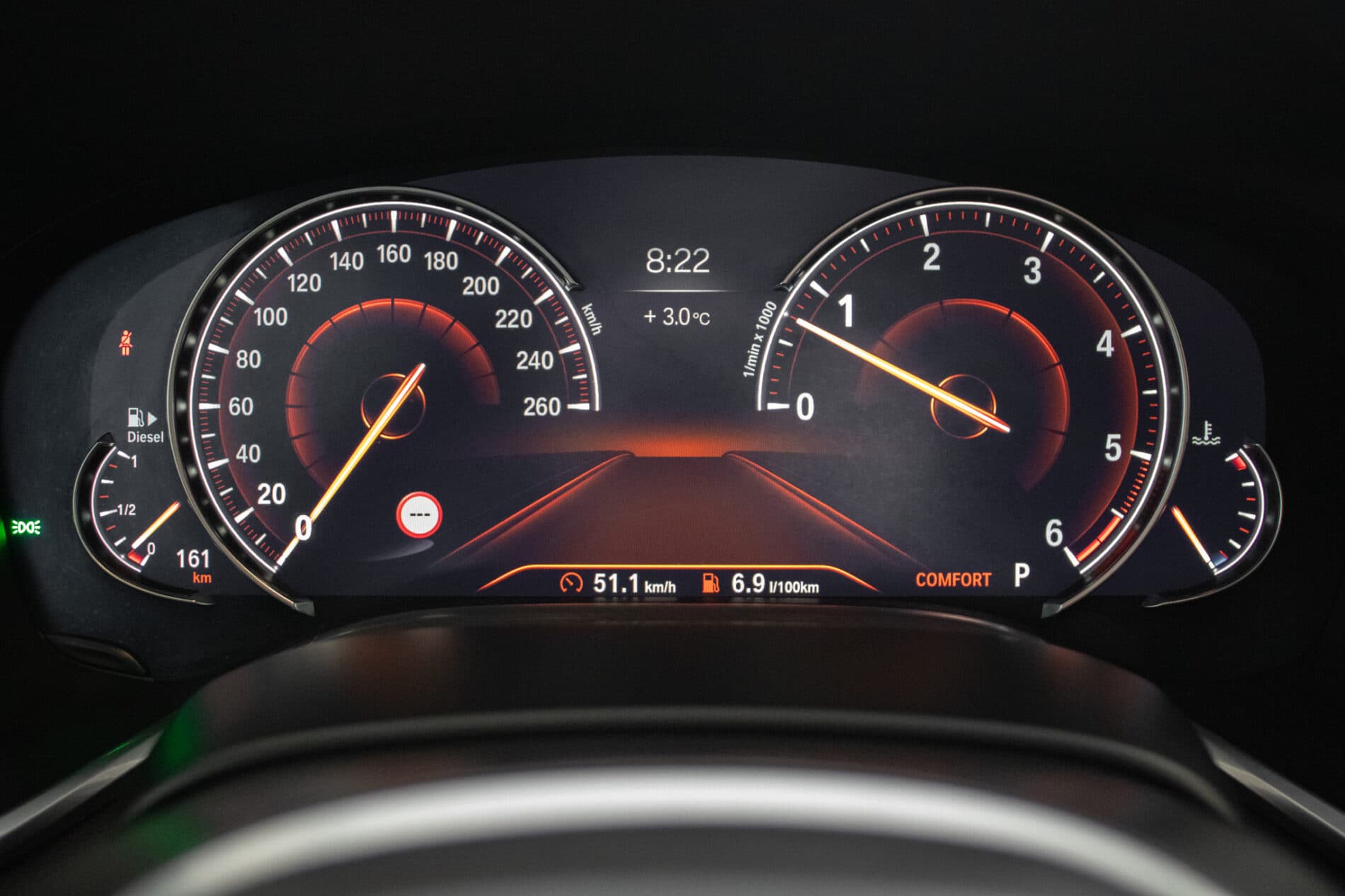 2018 BMW 740d, bílá sedan, 208 000 km