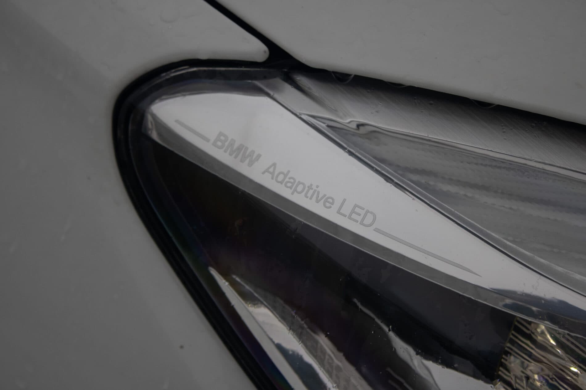 2018 BMW 740d, bílá sedan, 208 000 km