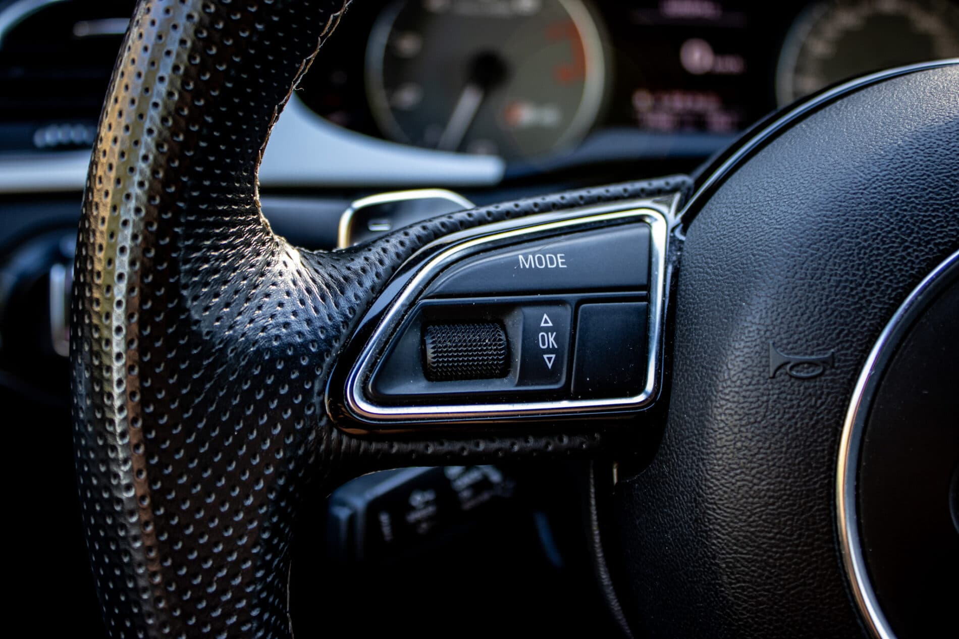 2011 AUDI S4, modrá kombi, 141 540 km
