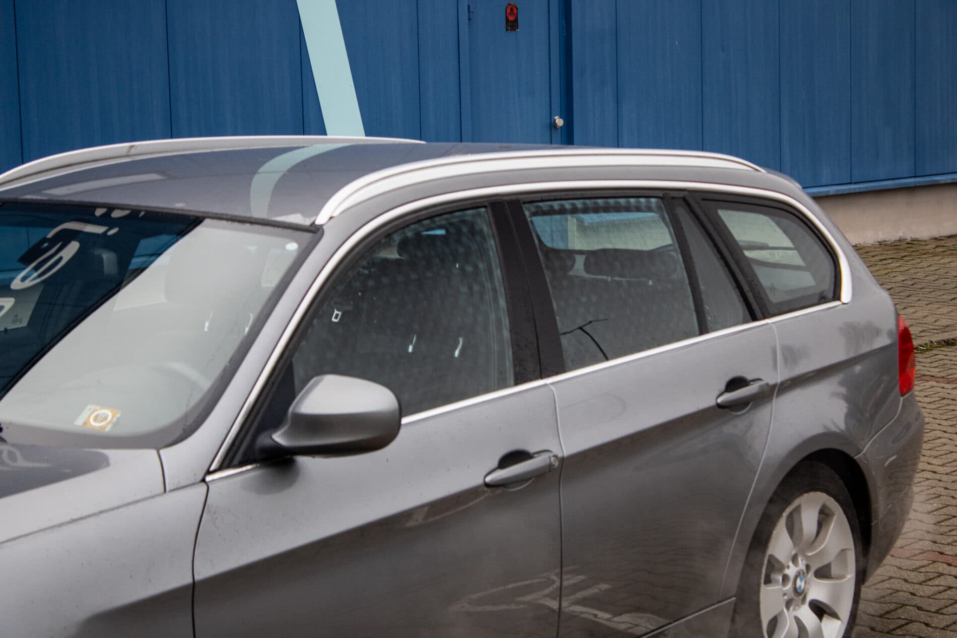 2011 BMW 325i, šedá kombi, 293 972 km