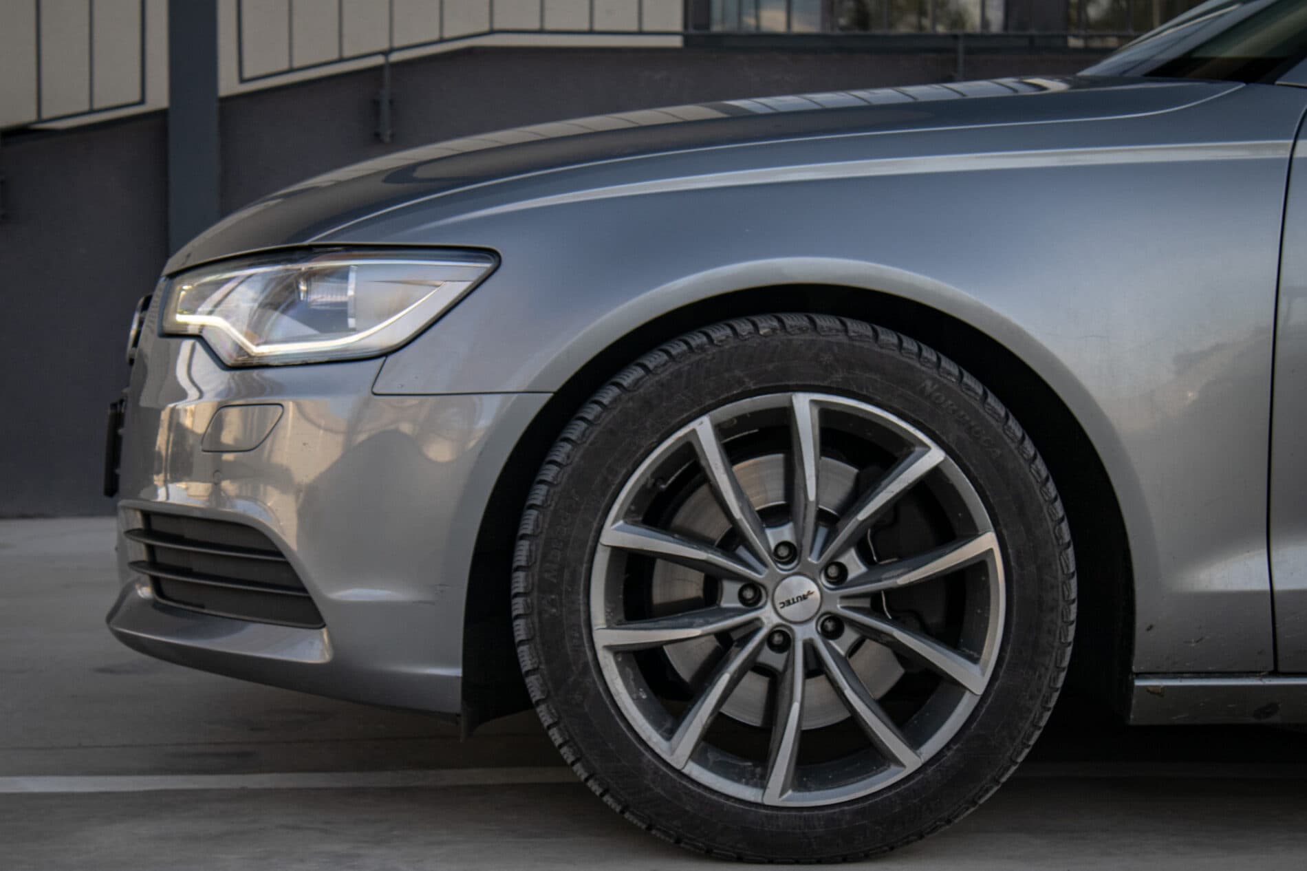 2011 AUDI A6, šedá kombi, 309 675 km