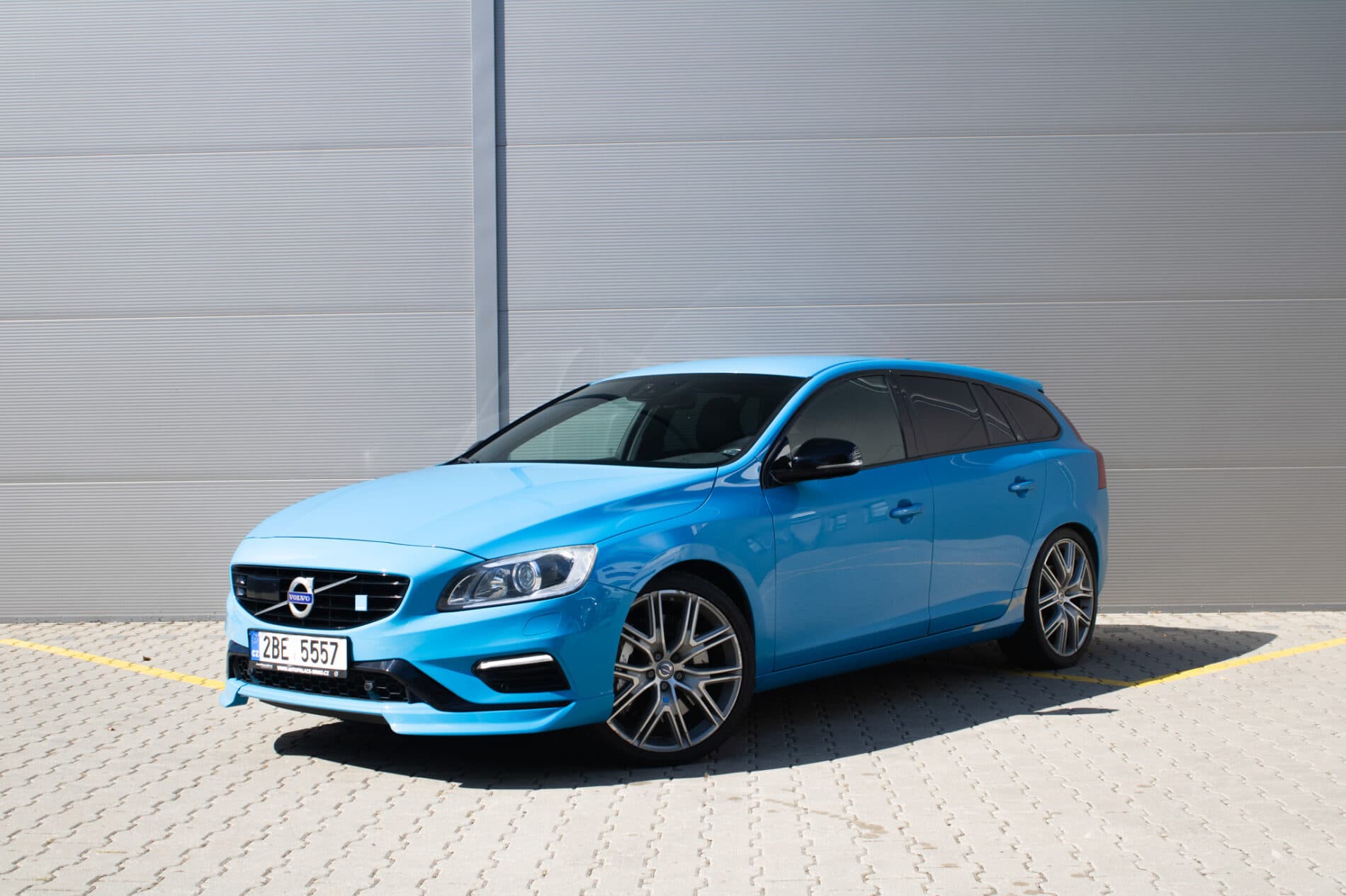2017 Volvo V60 Polestar, modrá kombi, 57 641 km