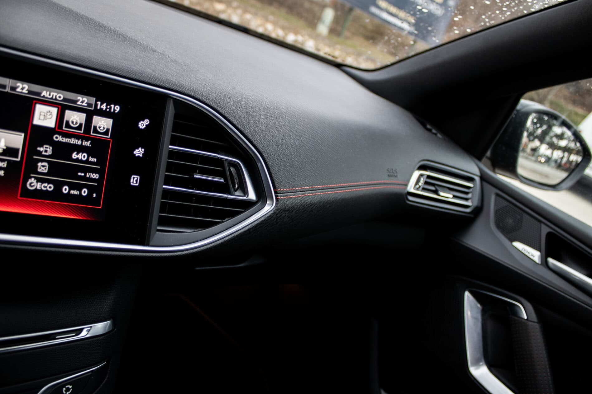 2016 Peugeot 308 GTi, červená hatchback, 30 692 km
