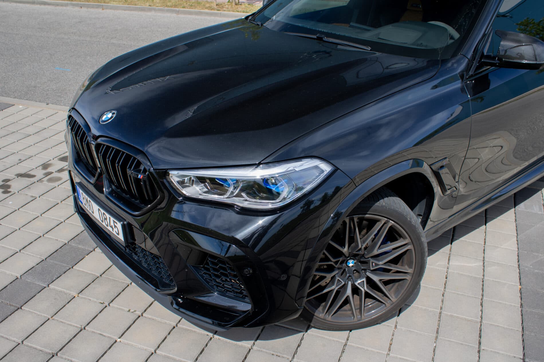 2020 BMW X6 M, černá suv, 108 787 km