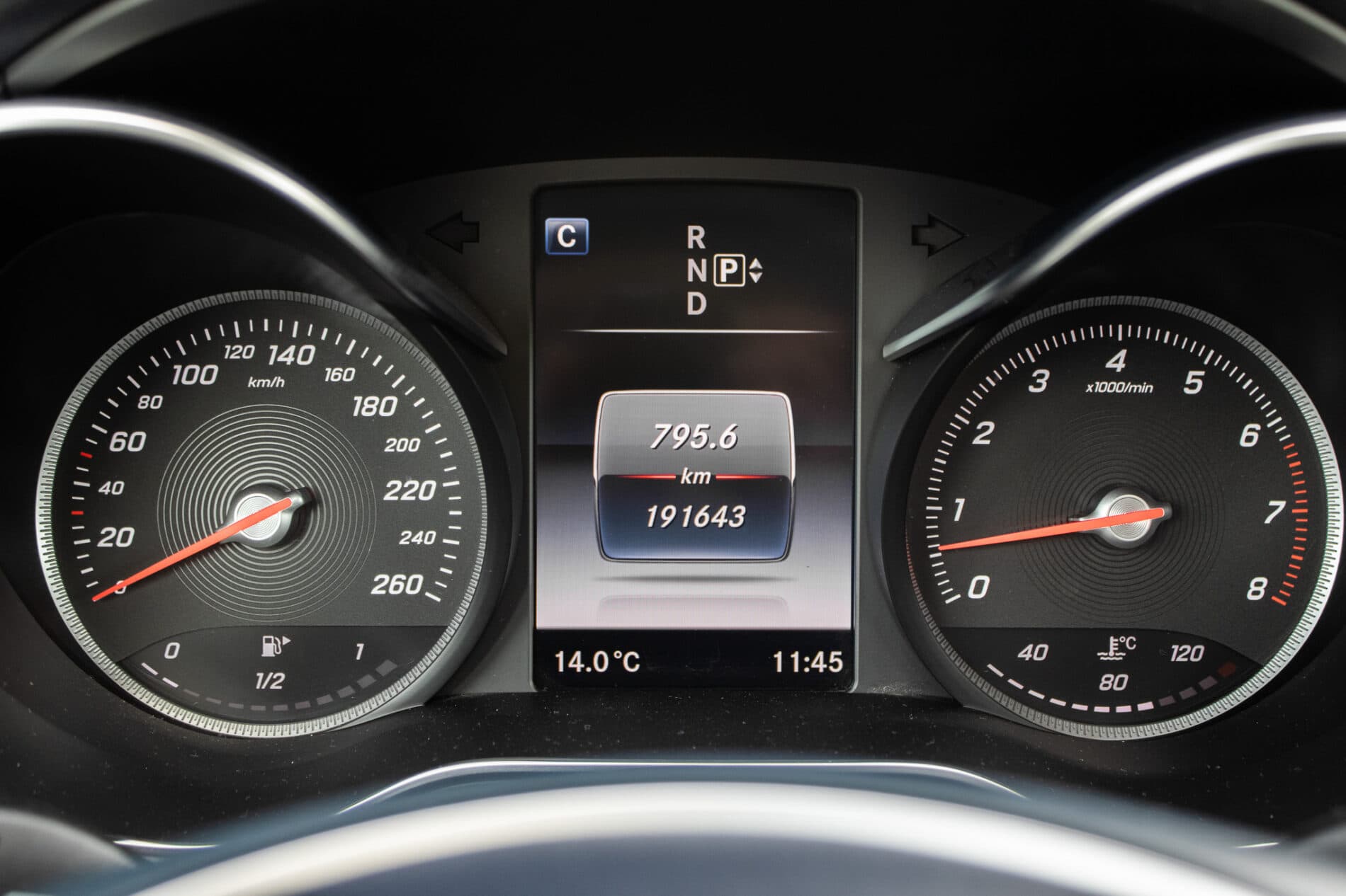 2015 Mercedes-Benz C 400, modrá sedan, 191 643 km