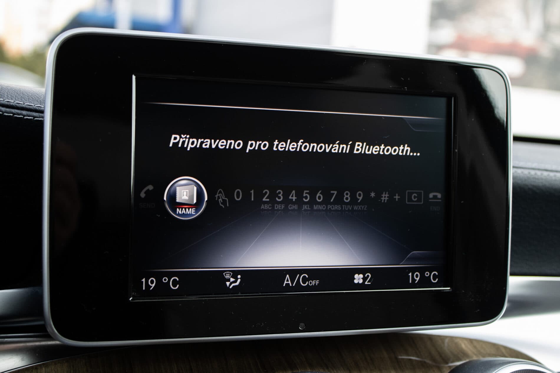 2015 Mercedes-Benz C 400, modrá sedan, 191 643 km
