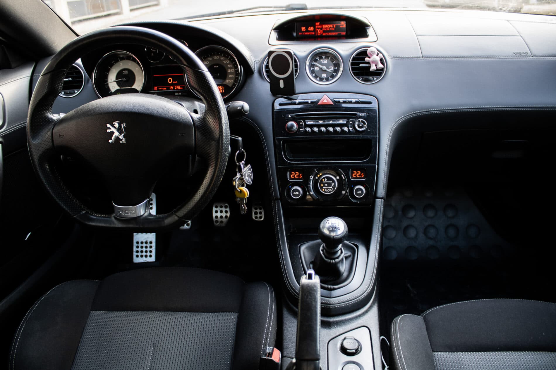 2012 Peugeot RCZ, bílá kupé, 171 601 km
