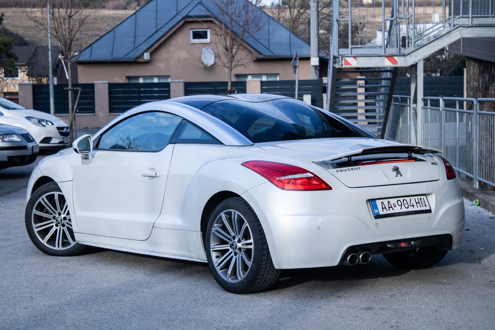 2012 Peugeot RCZ, bílá kupé, 171 601 km