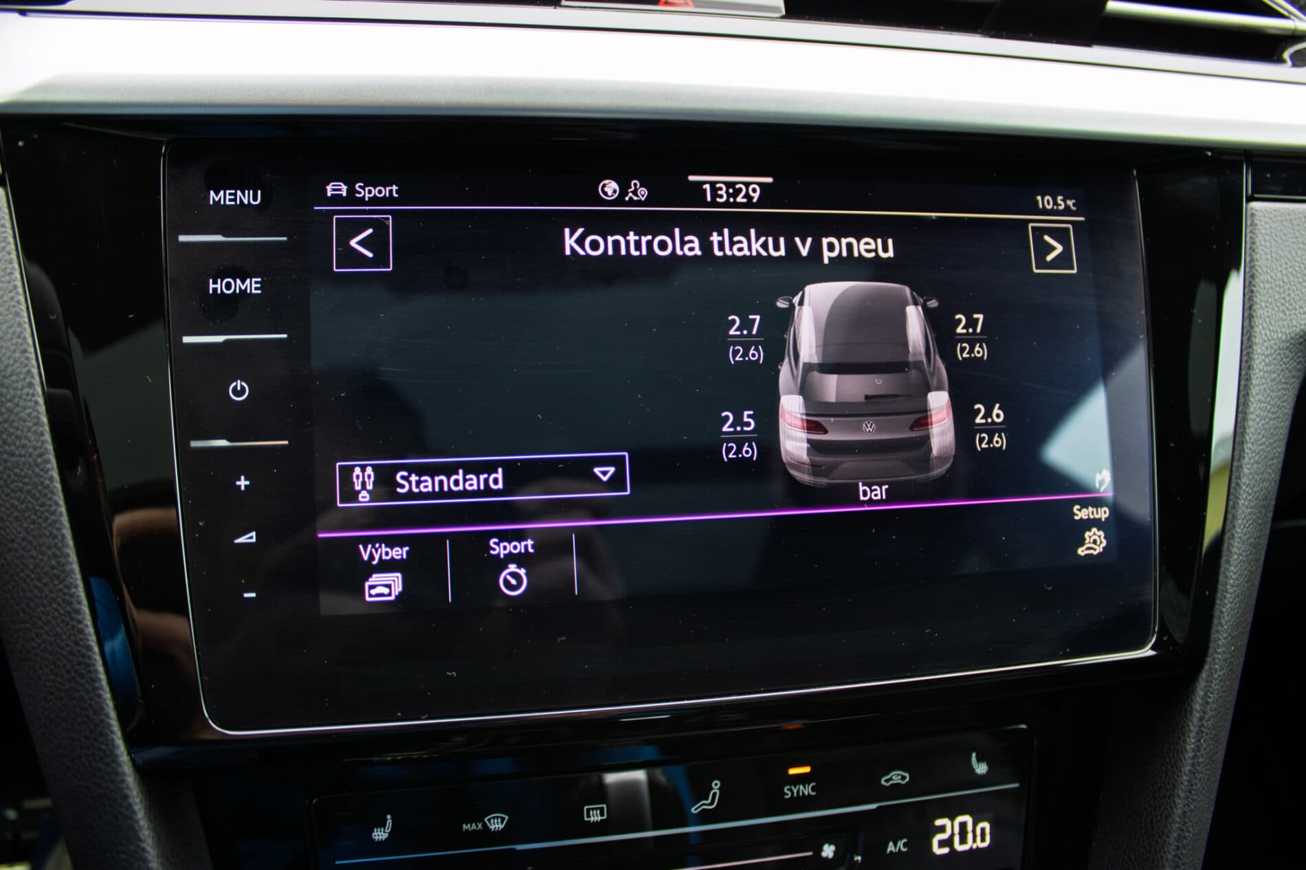 2022 Volkswagen Arteon R, bílá kombi, 64 564 km