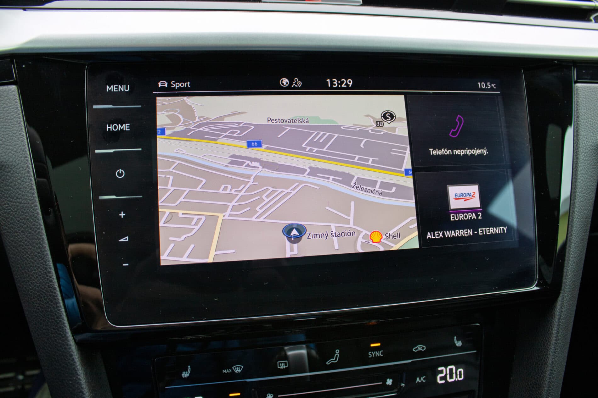 2022 Volkswagen Arteon R, bílá kombi, 64 564 km