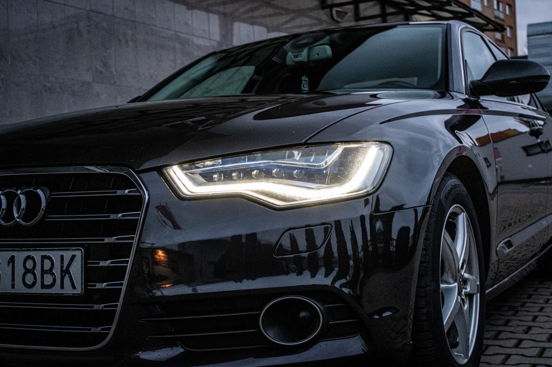 2012 AUDI A6, šedá sedan, 252 593 km