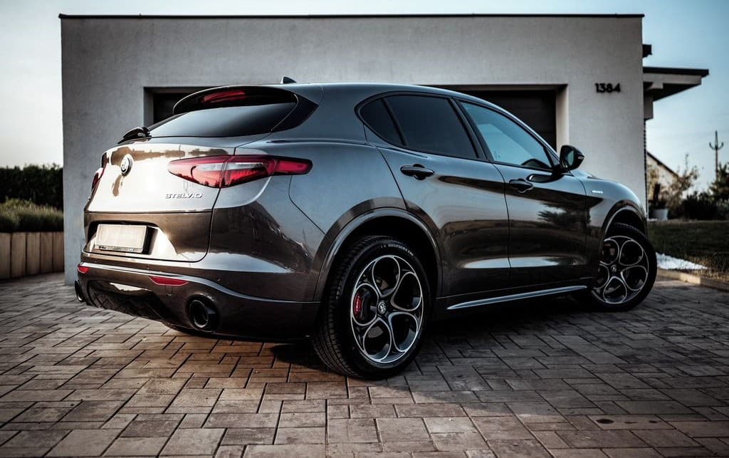 2023 Alfa Romeo Stelvio Veloce Q4
