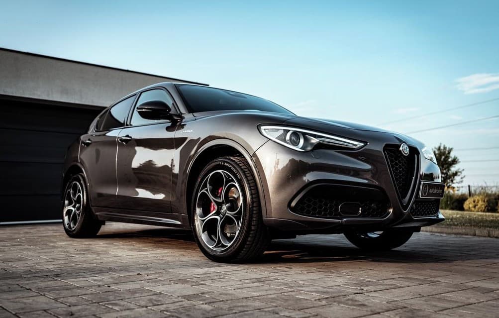 2023 Alfa Romeo Stelvio Veloce Q4