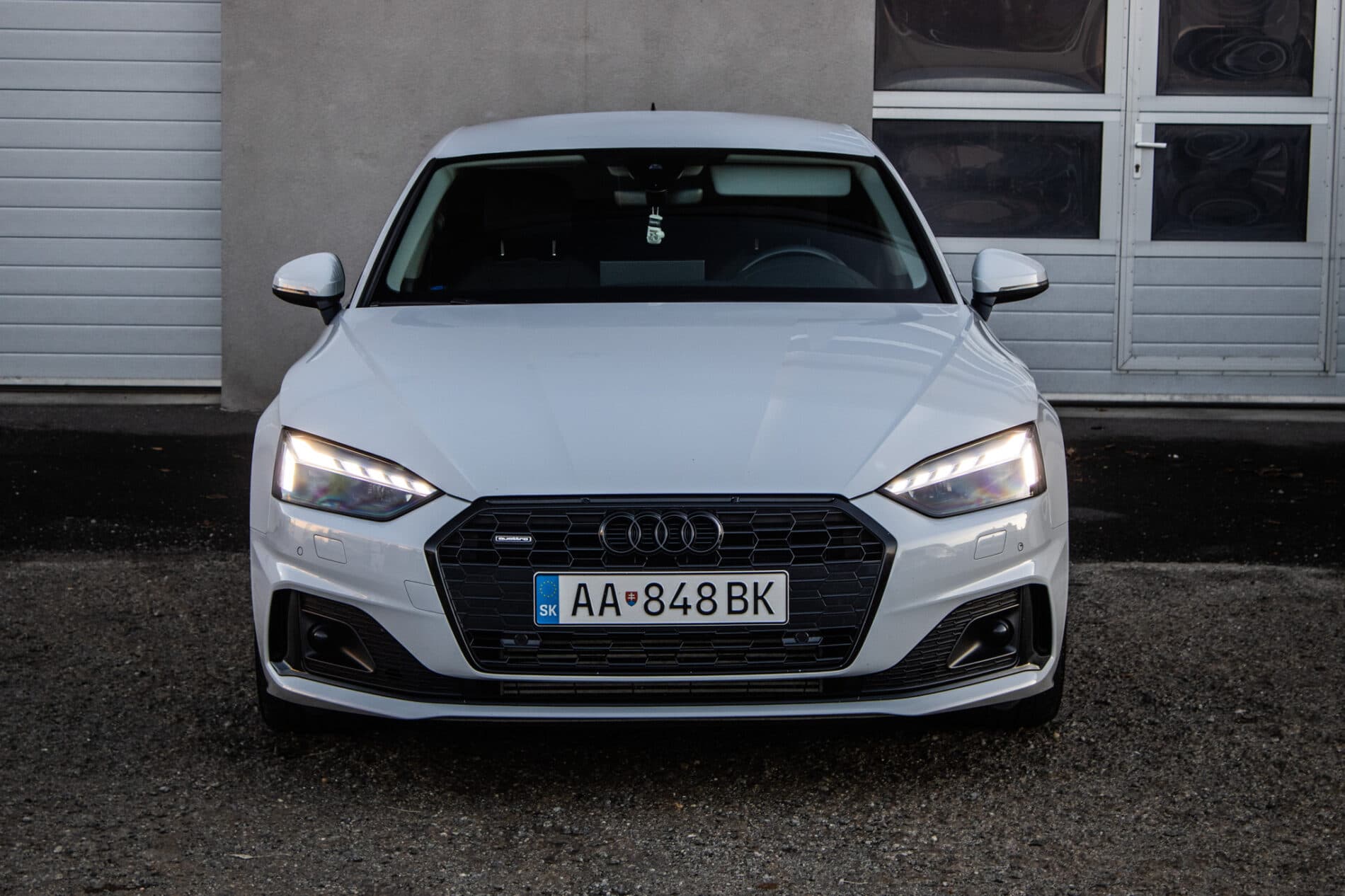 2022 AUDI A5, bílá kupé, 61 249 km