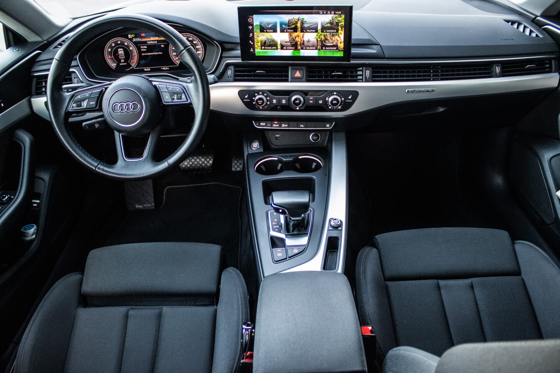 2022 AUDI A5, bílá kupé, 61 249 km