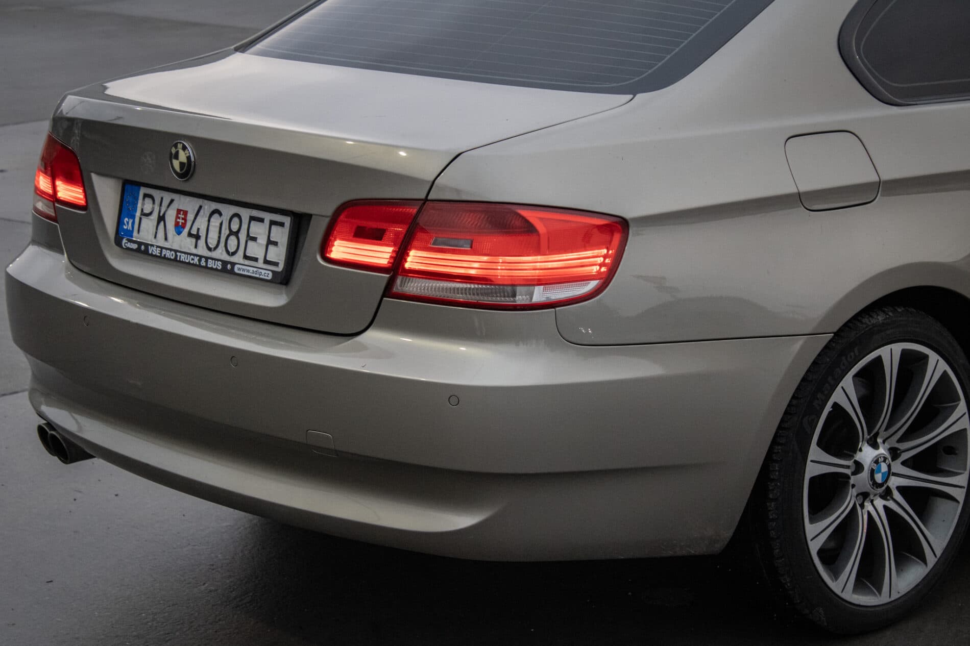 2007 BMW 330d, šedá kupé, 189 104 km