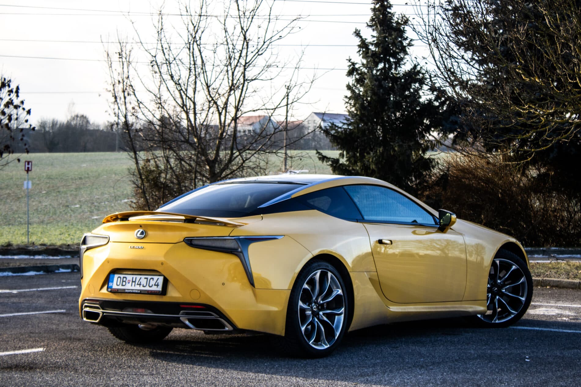 2023 Lexus LC 500, žlutá kupé, 33 321 km