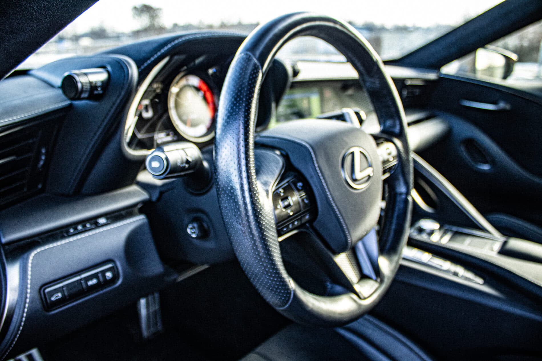 2023 Lexus LC 500, žlutá kupé, 33 321 km