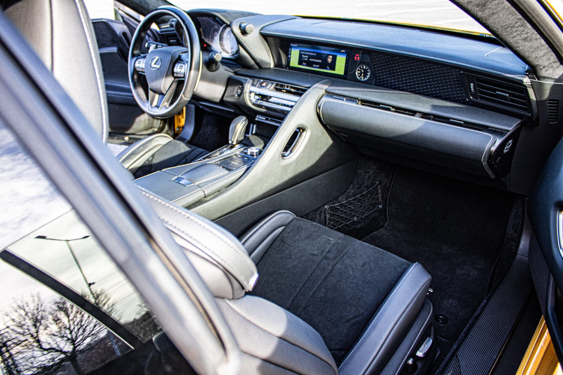 2023 Lexus LC 500, žlutá kupé, 33 321 km