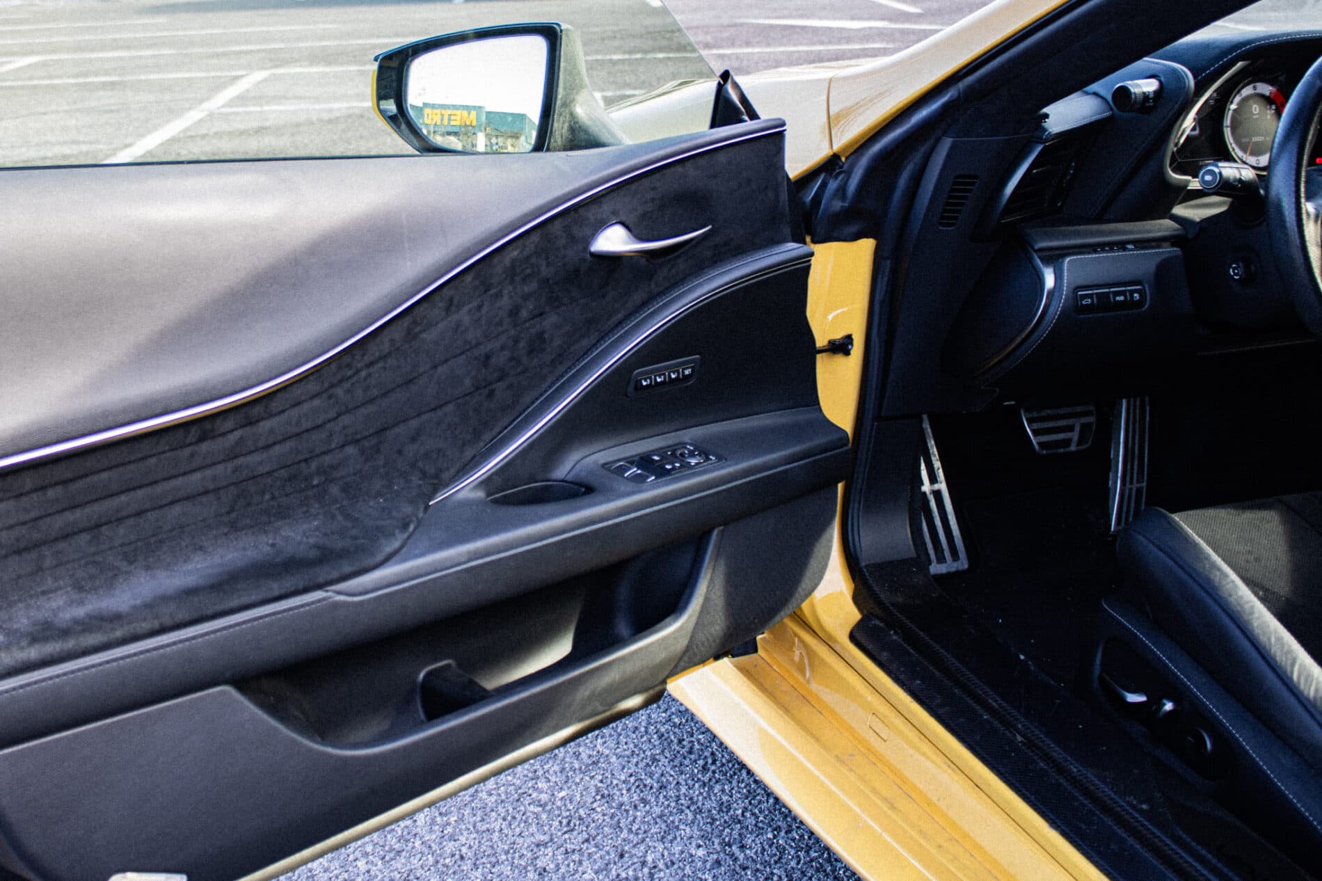 2023 Lexus LC 500, žlutá kupé, 33 321 km