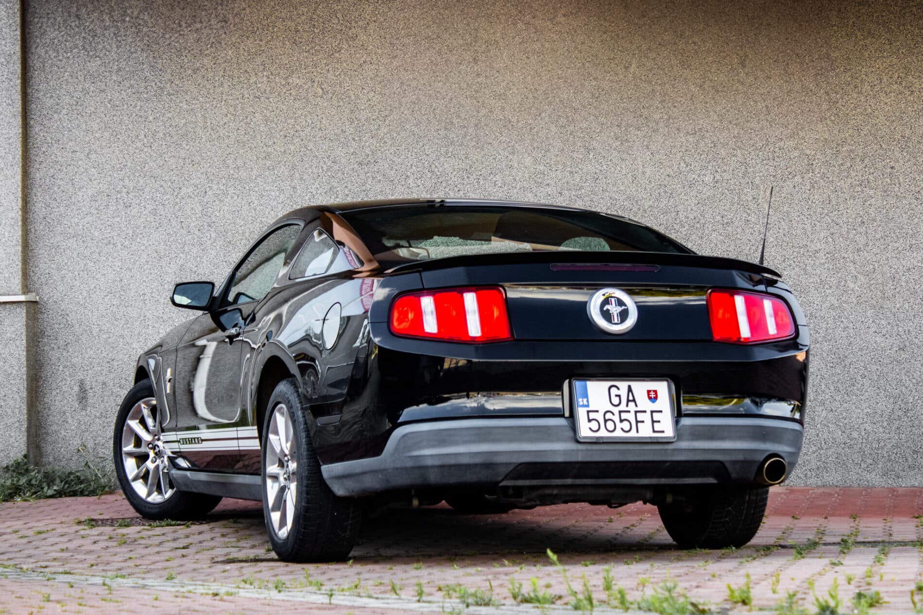 2010 Ford Mustang, černá kupé, 193 470 km