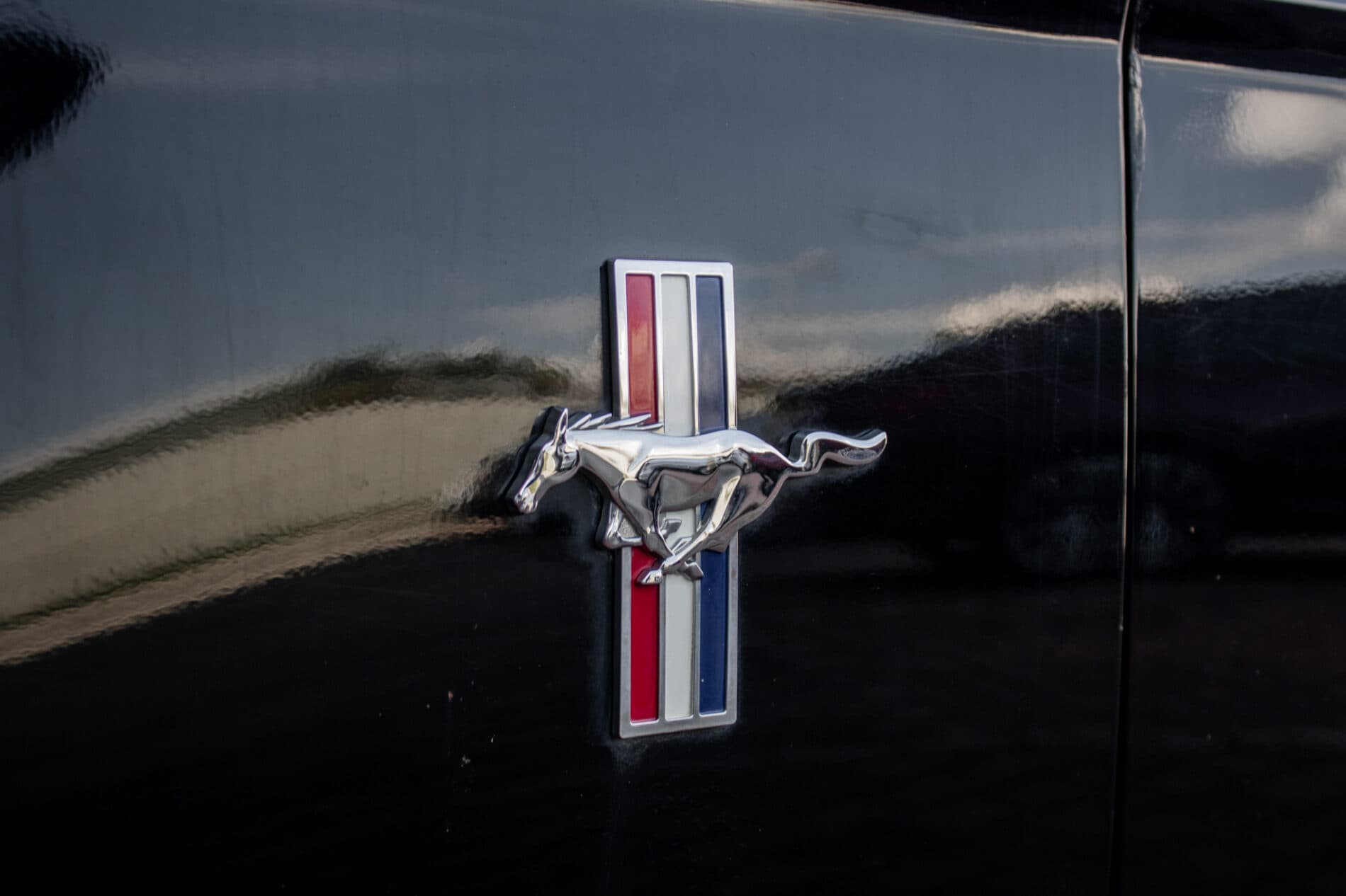 2010 Ford Mustang, černá kupé, 193 470 km