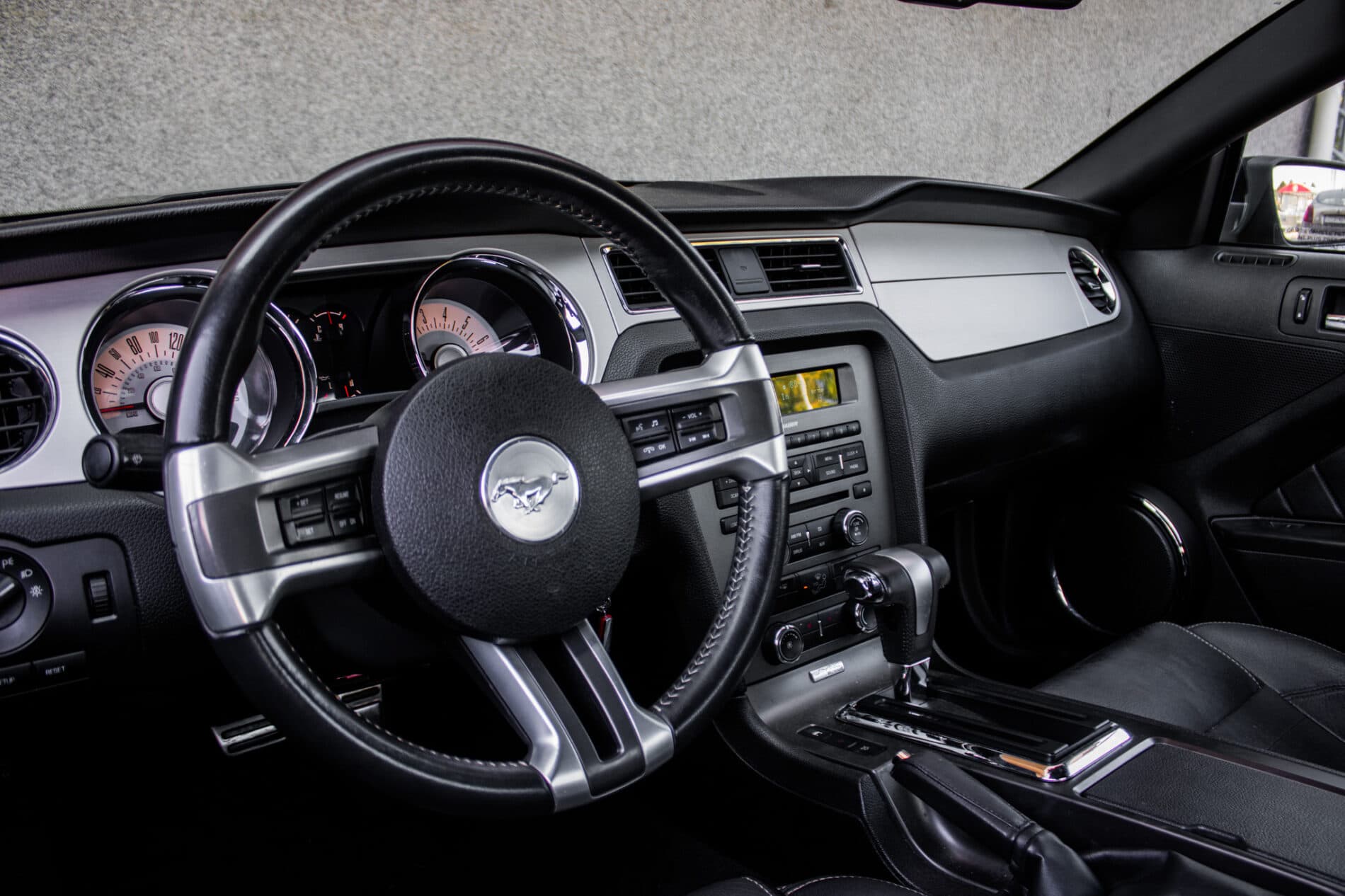 2010 Ford Mustang, černá kupé, 193 470 km