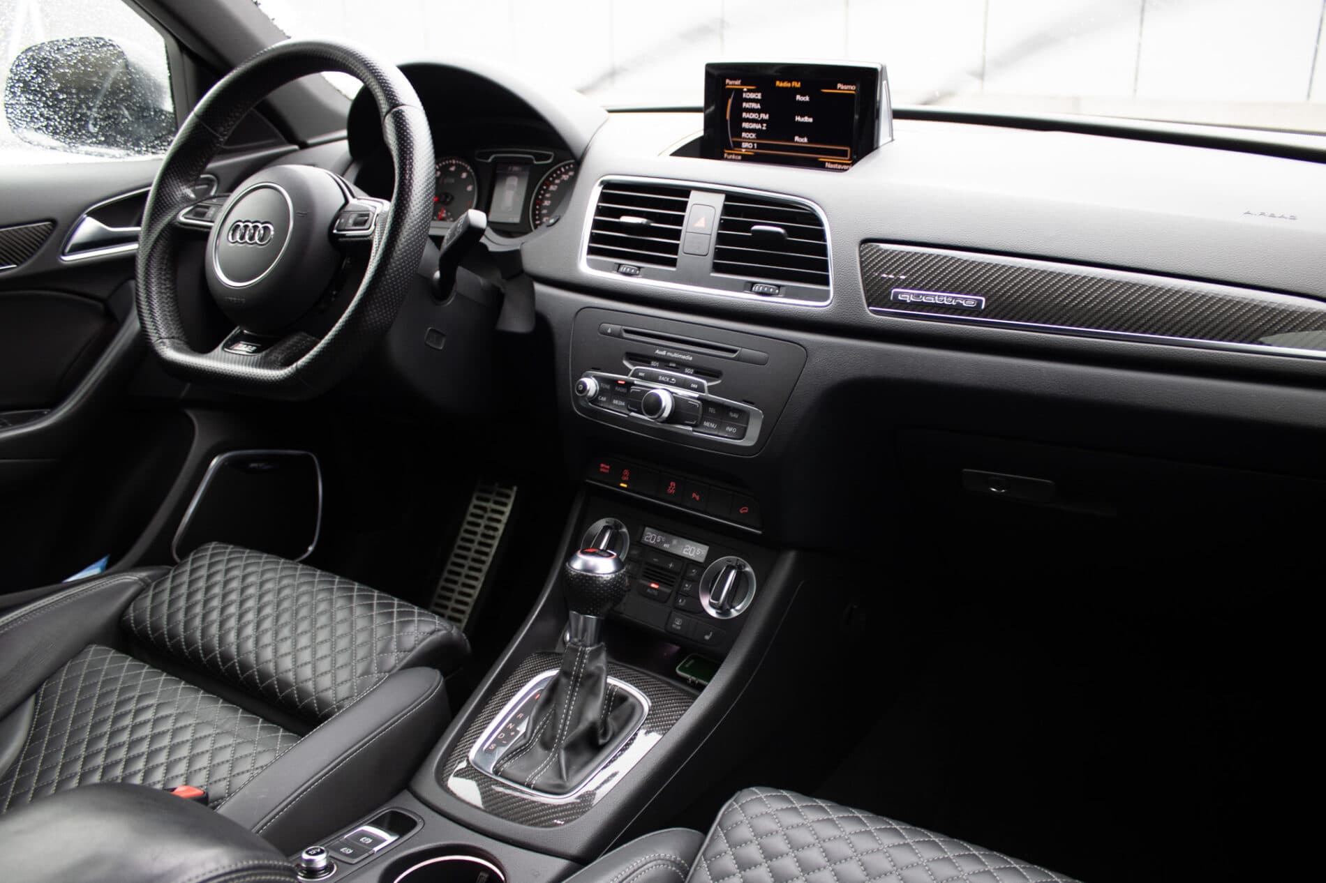 2014 AUDI RSQ3, šedá suv, 209 610 km