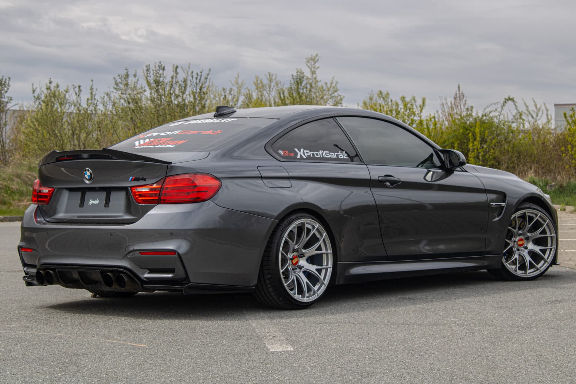 2015 BMW M4, šedá kupé, 117 755 km