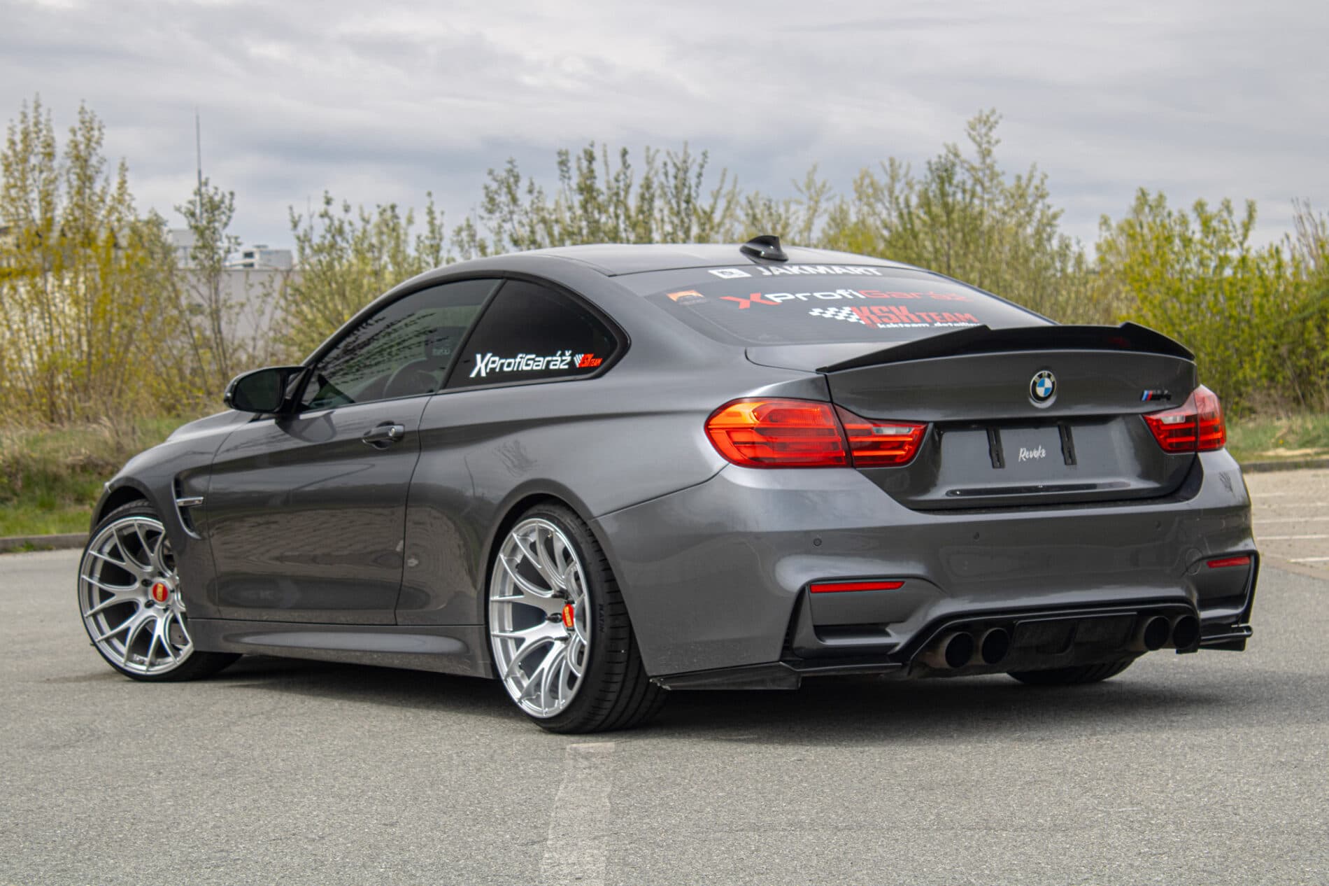 2015 BMW M4, šedá kupé, 117 755 km