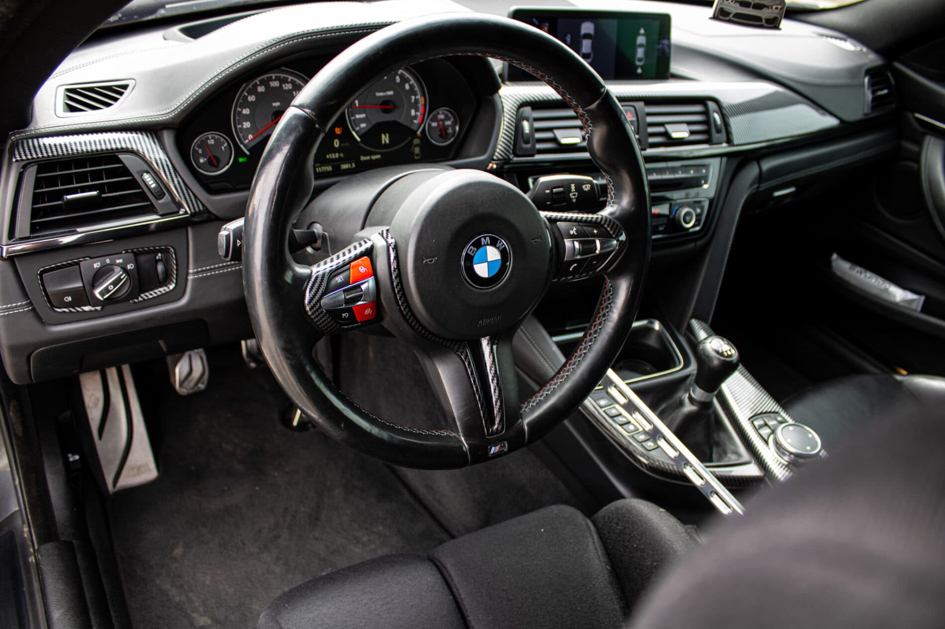 2015 BMW M4, šedá kupé, 117 755 km