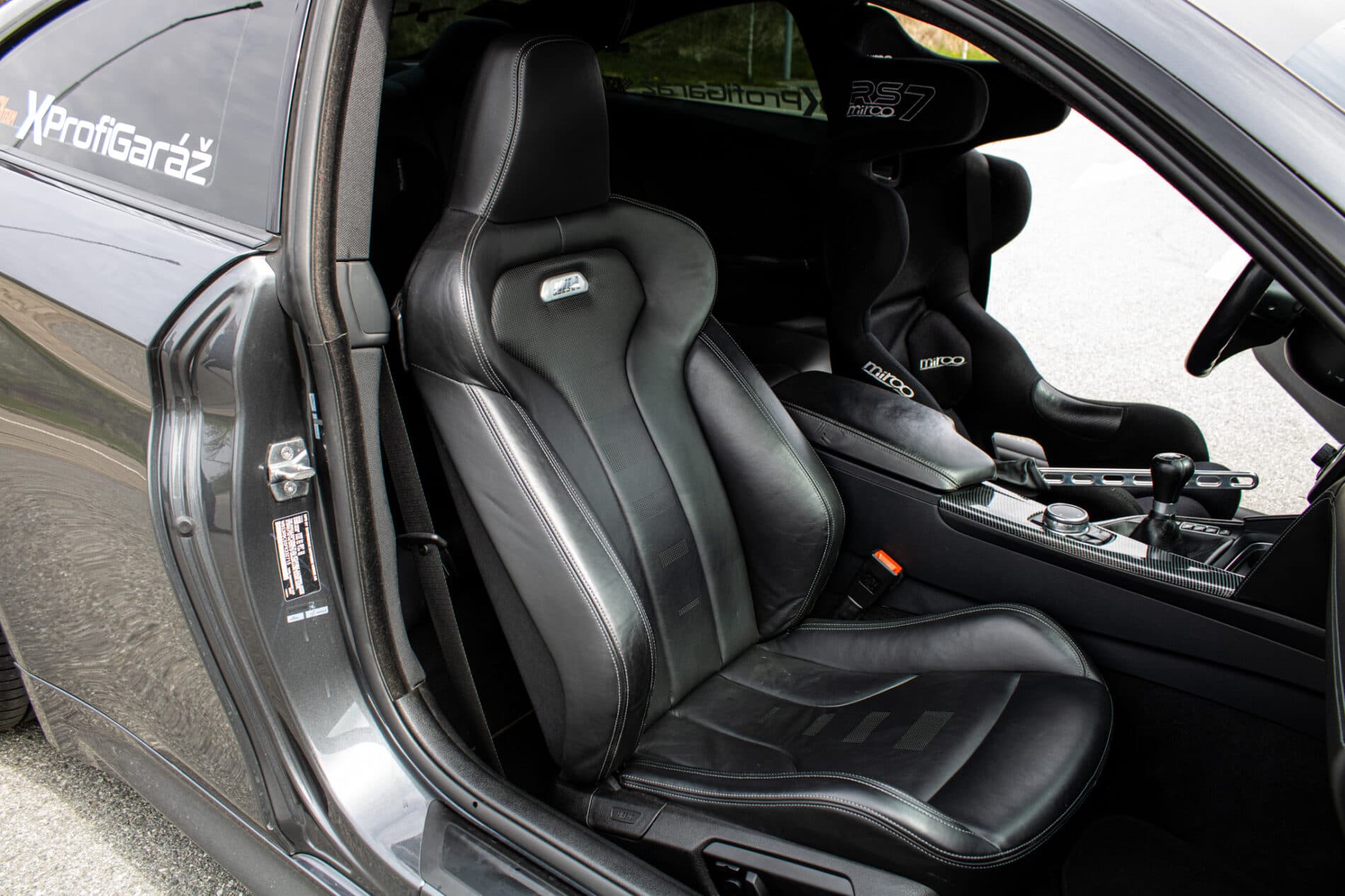 2015 BMW M4, šedá kupé, 117 755 km