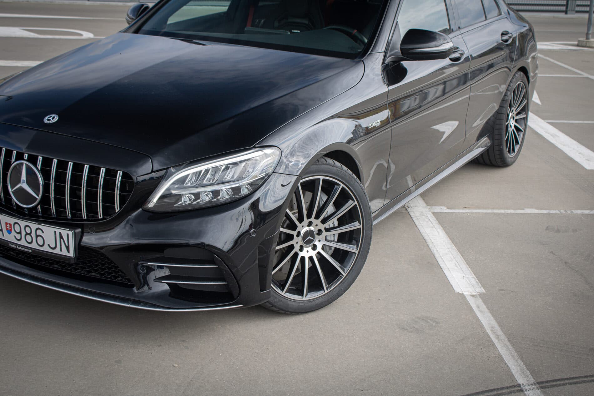 2019 Mercedes-Benz C 43 AMG, černá sedan, 122 074 km