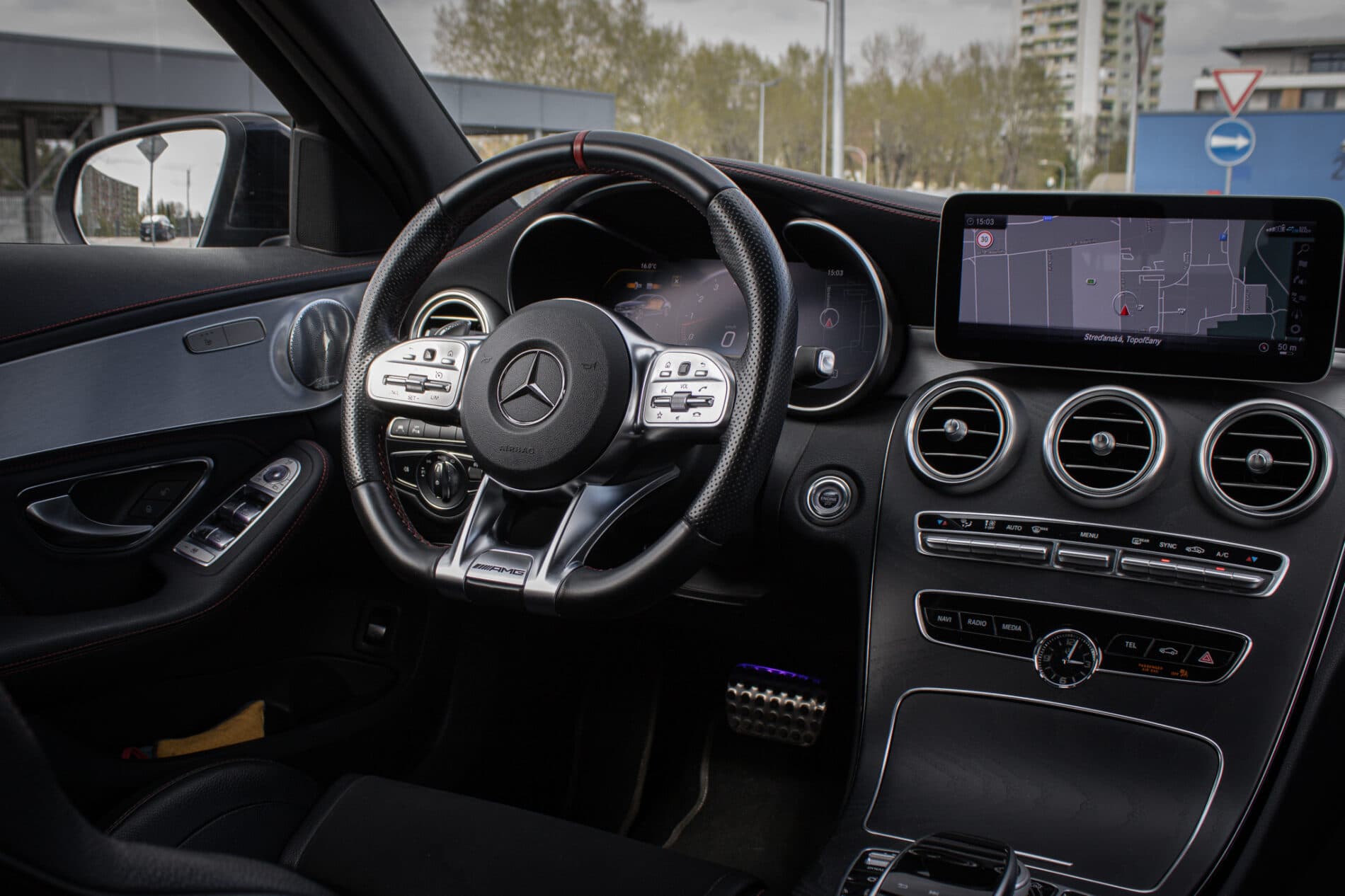 2019 Mercedes-Benz C 43 AMG, černá sedan, 122 074 km