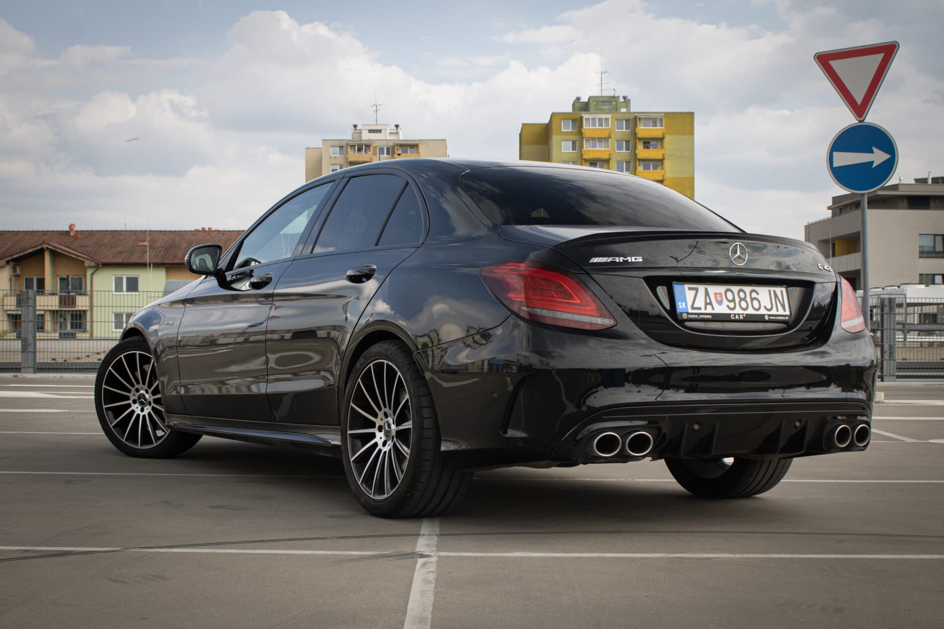 2019 Mercedes-Benz C 43 AMG, černá sedan, 122 074 km