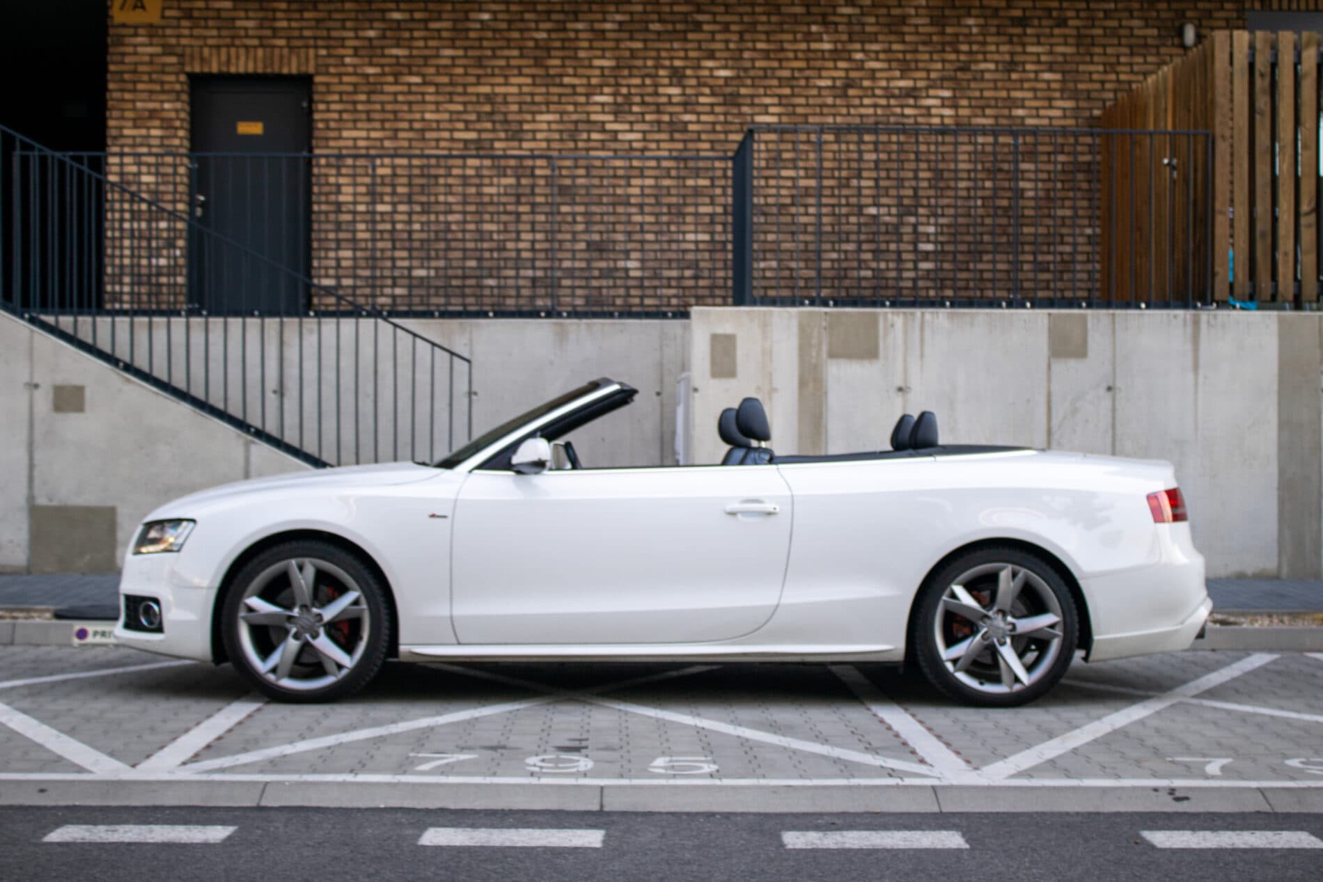 2009 AUDI A5, bílá kabriolet, 123 385 km