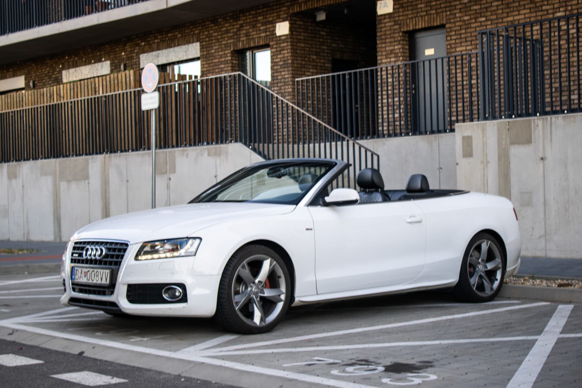 2009 AUDI A5, bílá kabriolet, 123 385 km