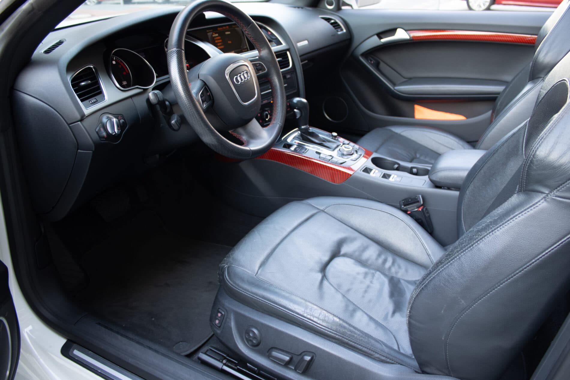 2009 AUDI A5, bílá kabriolet, 123 385 km