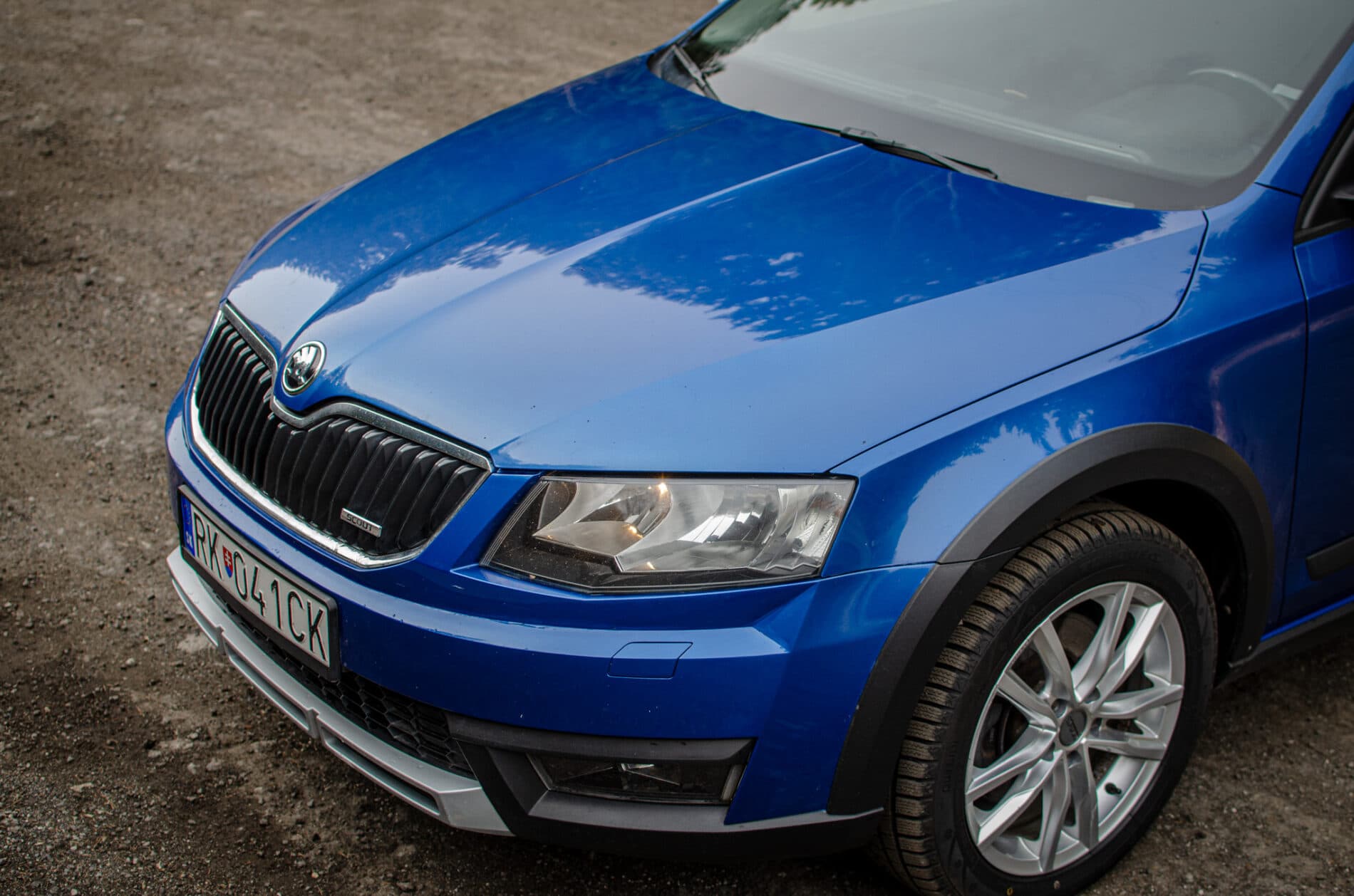 2015 Skoda Octavia RS, modrá kombi, 284 138 km
