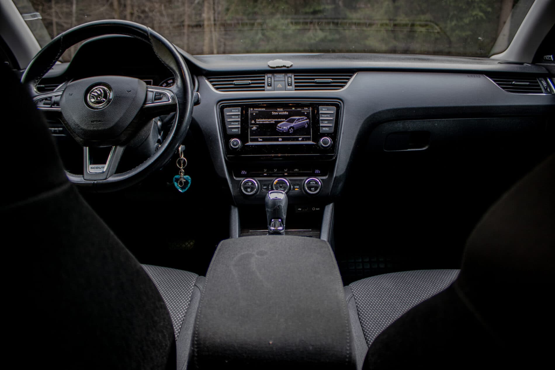 2015 Skoda Octavia RS, modrá kombi, 284 138 km