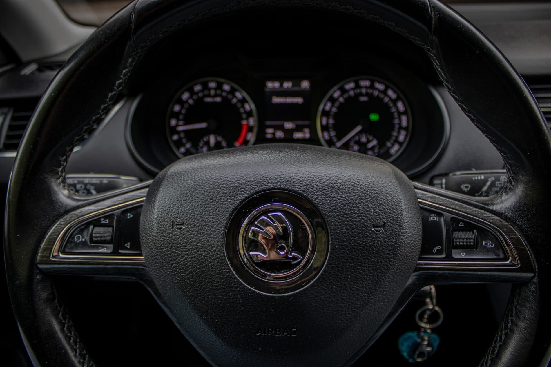 2015 Skoda Octavia RS, modrá kombi, 284 138 km