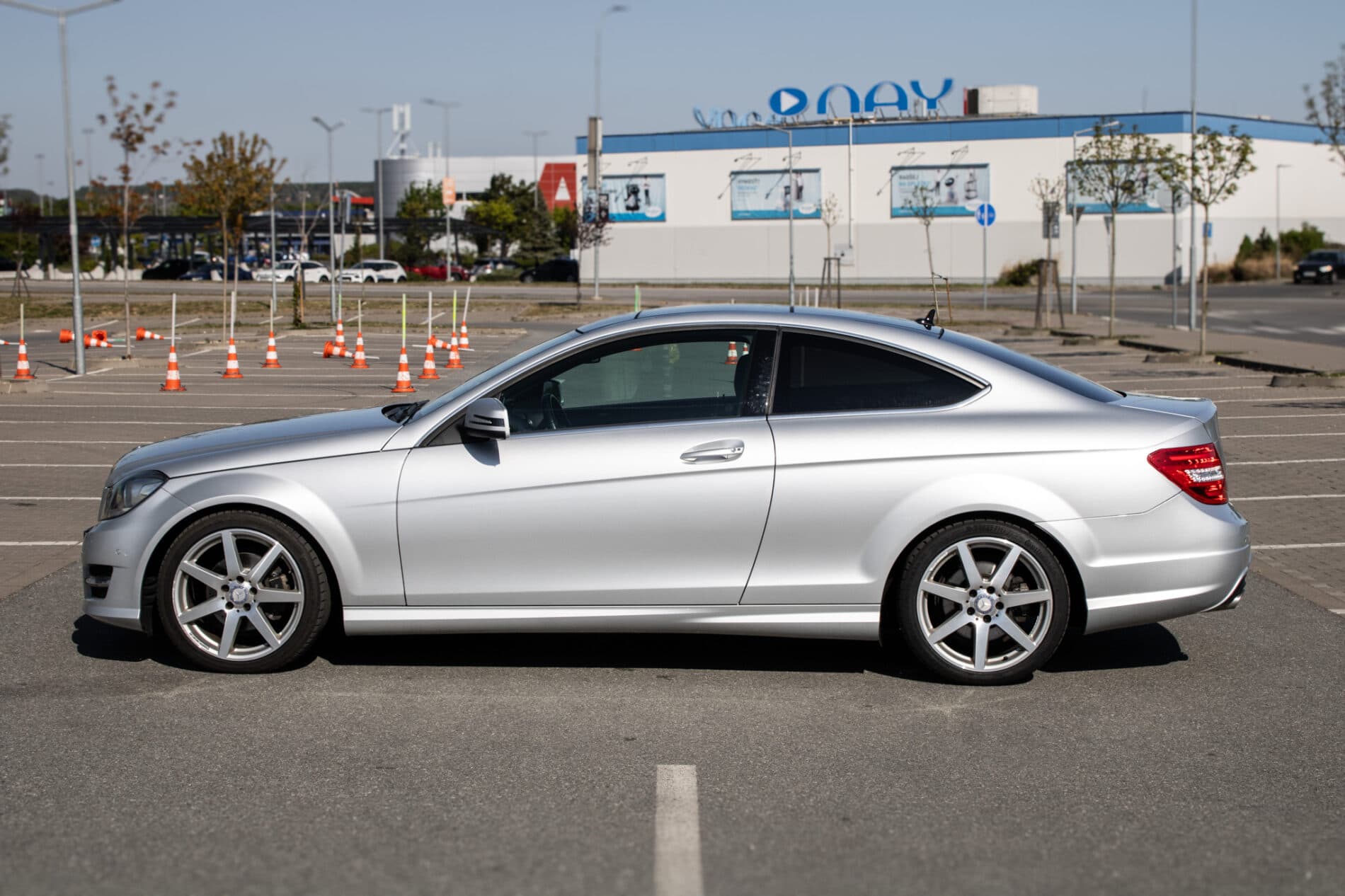 2014 Mercedes-Benz C 250d, stříbrná kupé, 136 613 km